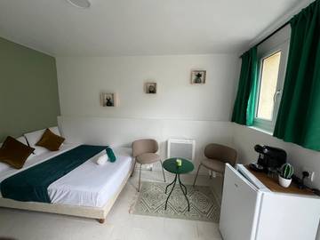 Gîte pour 2 personnes, avec vue et jardin à Sannois