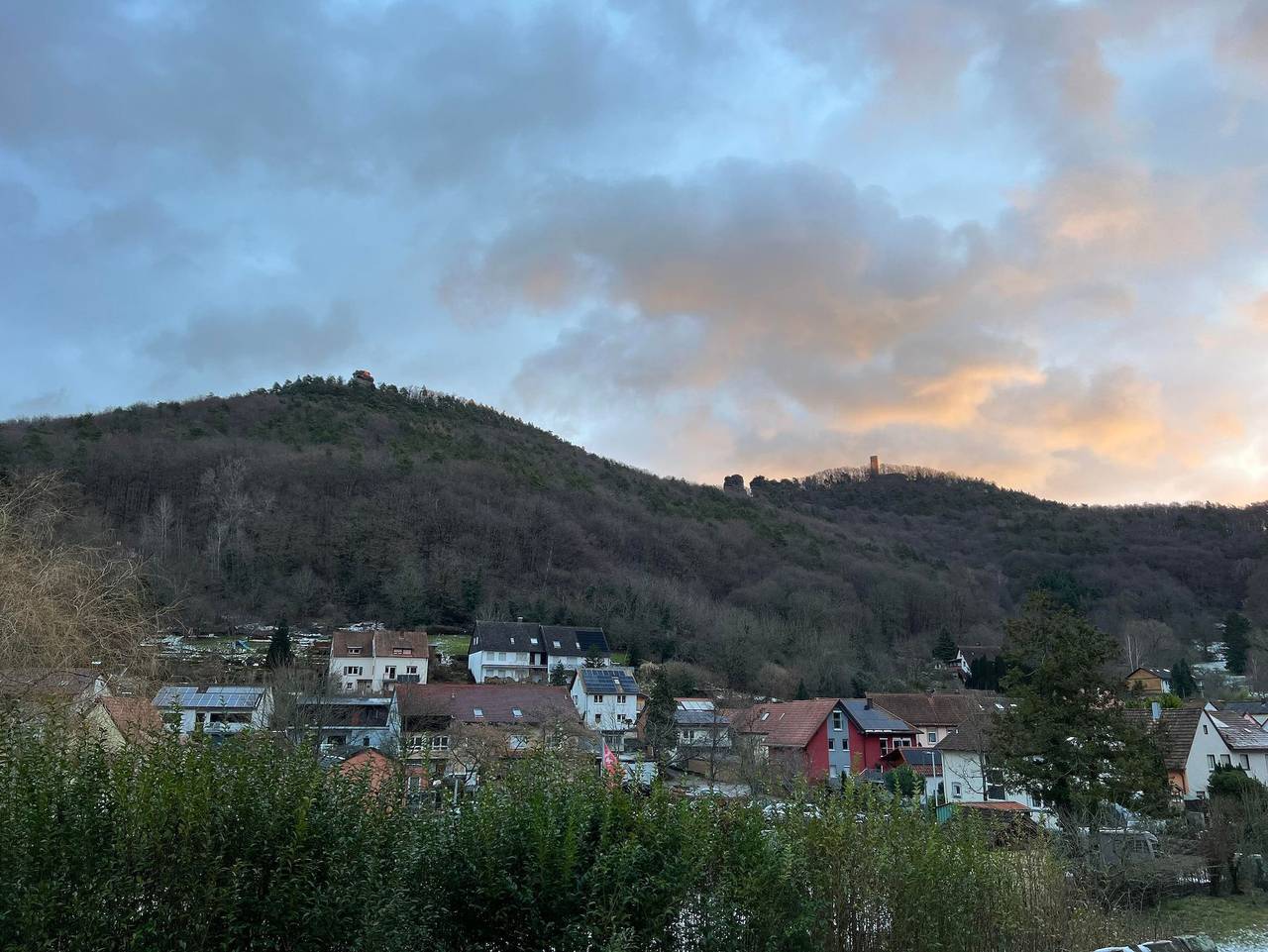 Ferienhaus mit Trifelsblick - Ferienhaus, Dusche, Wc, 2 Schlafräume in Bindersbach, Annweiler