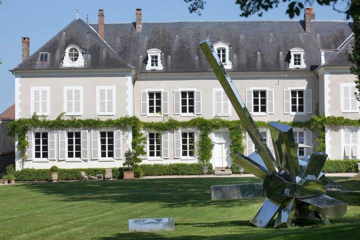 Location de vacances pour 3 personnes, avec Terrasse et Jardin ainsi que Piscine et Sauna à Montigny-la-Resle