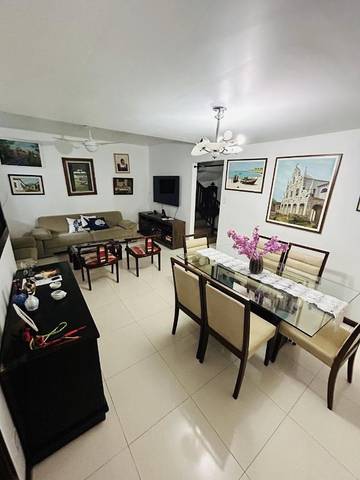 Location de vacances pour 8 personnes, avec piscine et balcon, animaux acceptés à Salvador