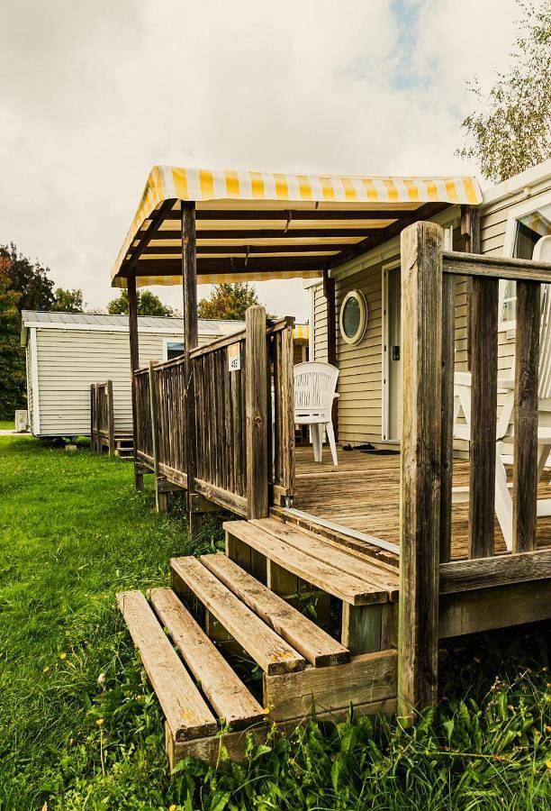 Location de vacances pour 8 personnes, avec jardin ainsi que piscine et terrasse à Châteauneuf-de-Galaure - 2