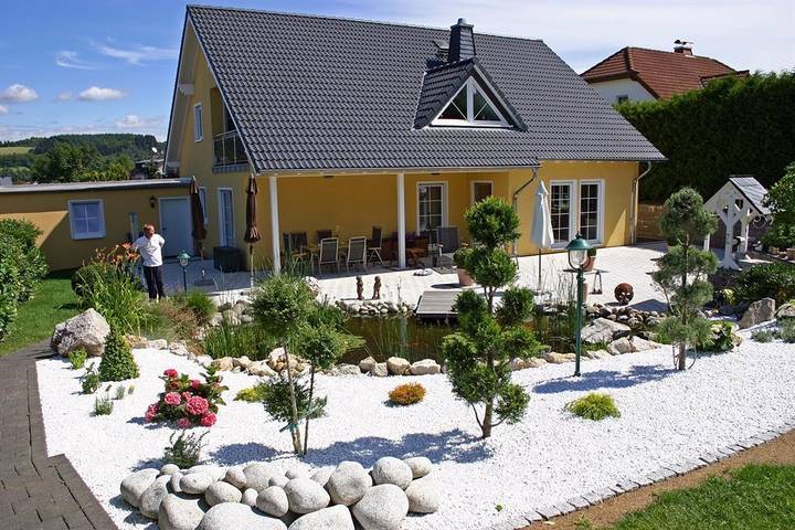 Ferienwohnung für 4 Personen, mit Balkon und Terrasse in Gerolstein