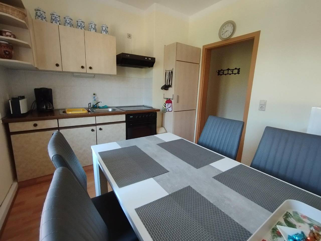 Ganze Ferienwohnung, Fewo mit Balkon, ideal für Erholung und Kultur in Görlitz, Lausitz