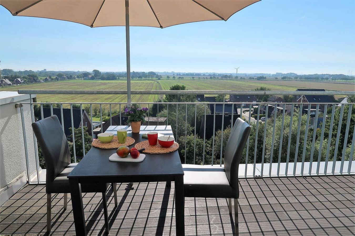 Appartement entier, gepflegte Ferienwohnung, südliche Lage, großer Balkon, toller Ausblick in Schillig Strand, Wangerland