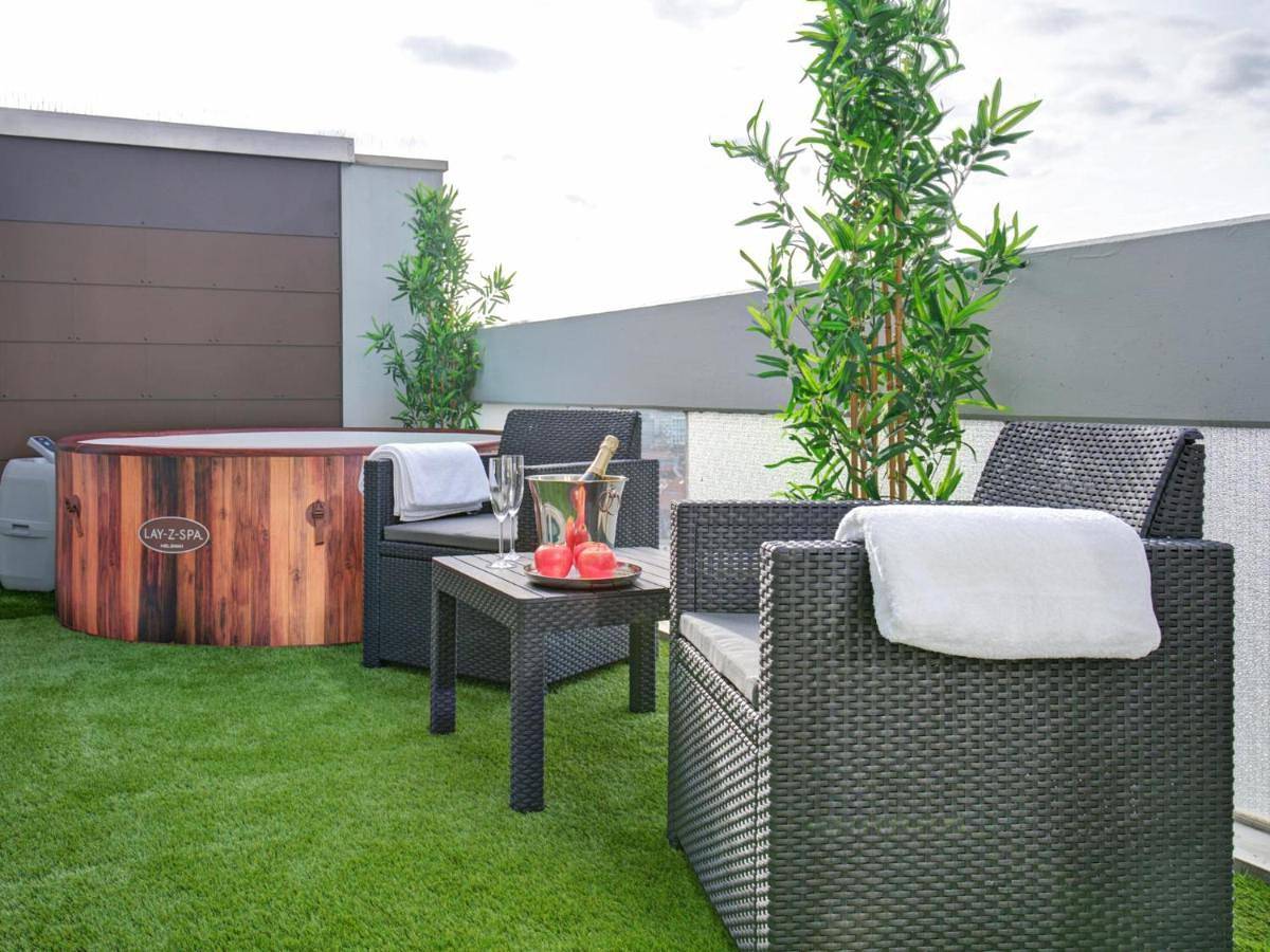 Ganze Wohnung, Das Penthouse mit 3 Dachterrassen, Whirlpool & Panoramablick in Karlsruhe, Rheinebene