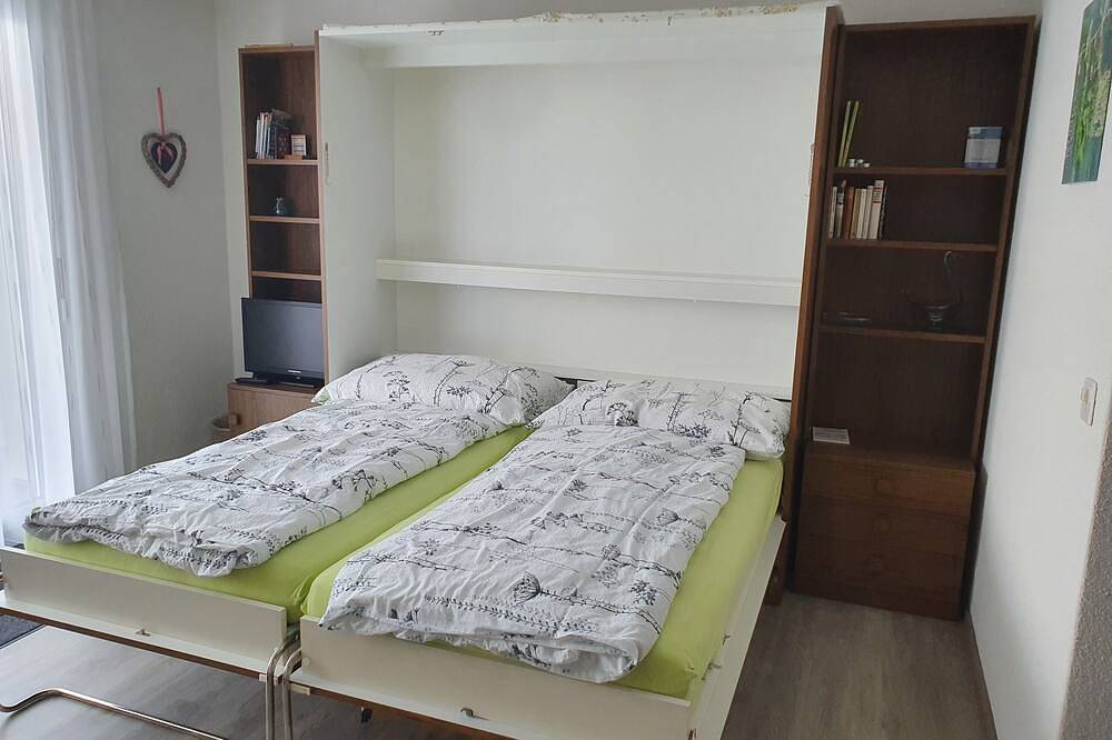 Ganze Wohnung, Gemütliches, günstiges Studio mit Terrasse in Emmetten, Vierwaldstättersee