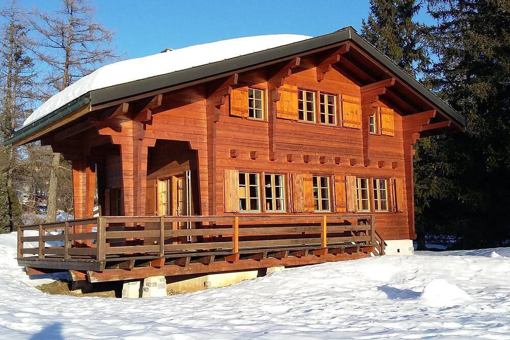 Chalet todo en madera, naturaleza, encanto loco, a 1,5 km de Crans Montana. in Lens (Suiza), Región de Sion - Sierre