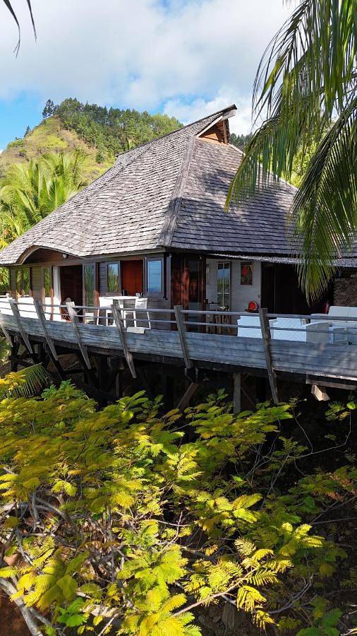 Chambre d’hôte pour 4 personnes, avec vue ainsi que jardin et piscine dans Ha'apiti - 3