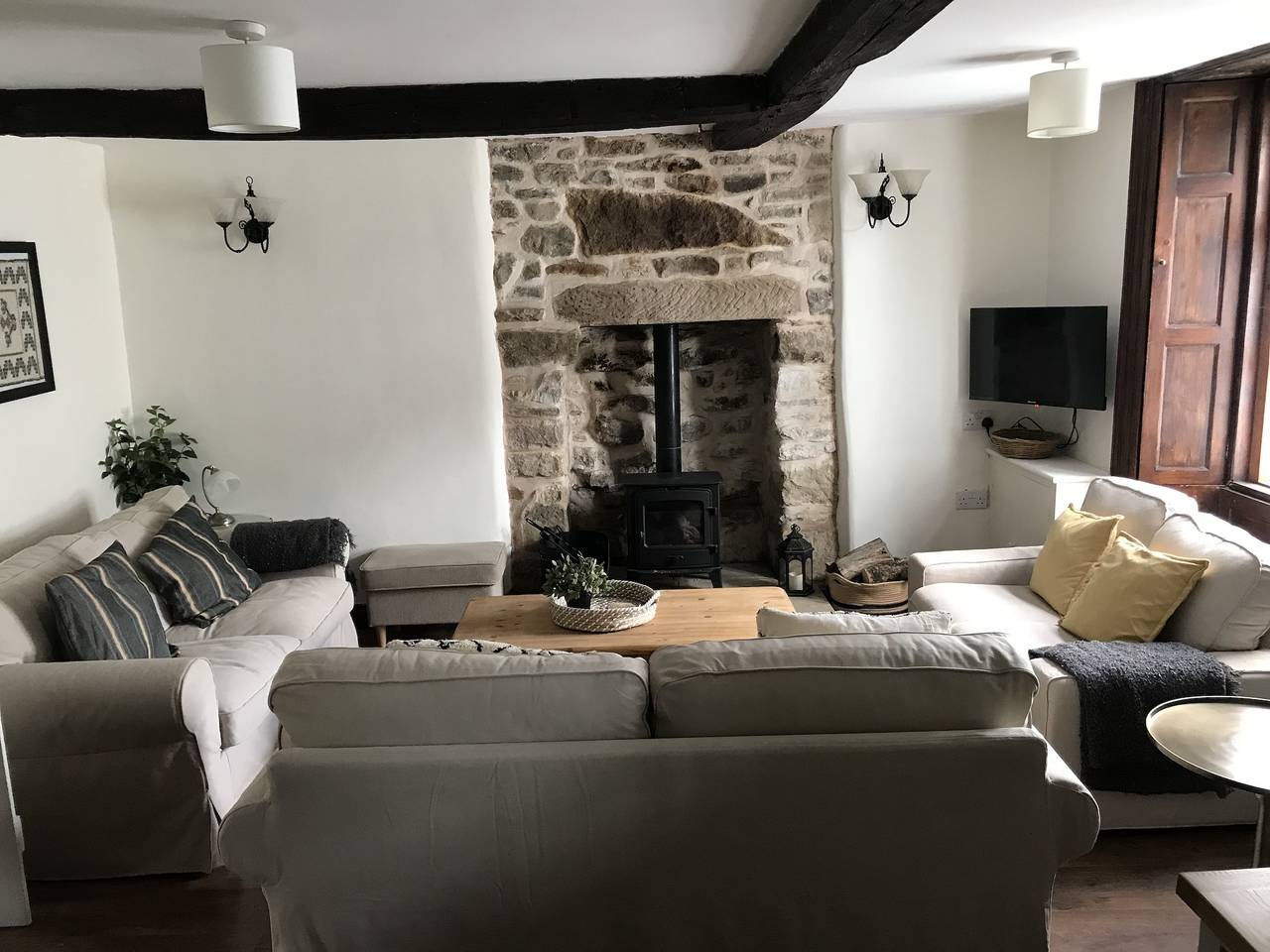 Hunters Cottage in Youlgreave, Derbyshire