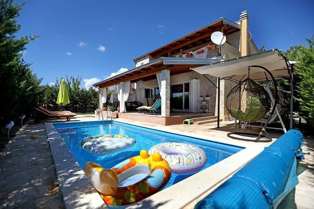 Villa Susann with swimming pool -Šibenik in Sibenik, Šibenik-Knin