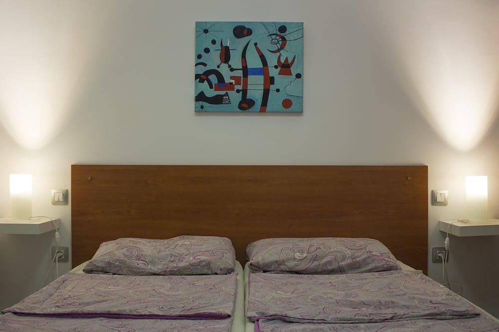 2 bedroom bungalow, best location in Las Americas! in Playa de Troya, Adeje