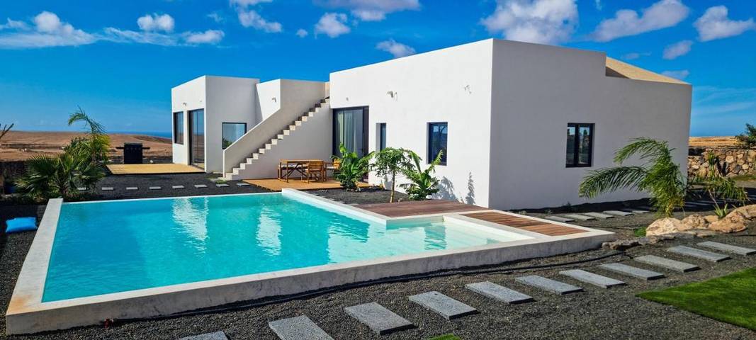 Ferienwohnung für 2 Personen, mit Terrasse und Garten sowie Pool und Ausblick in Tindaya