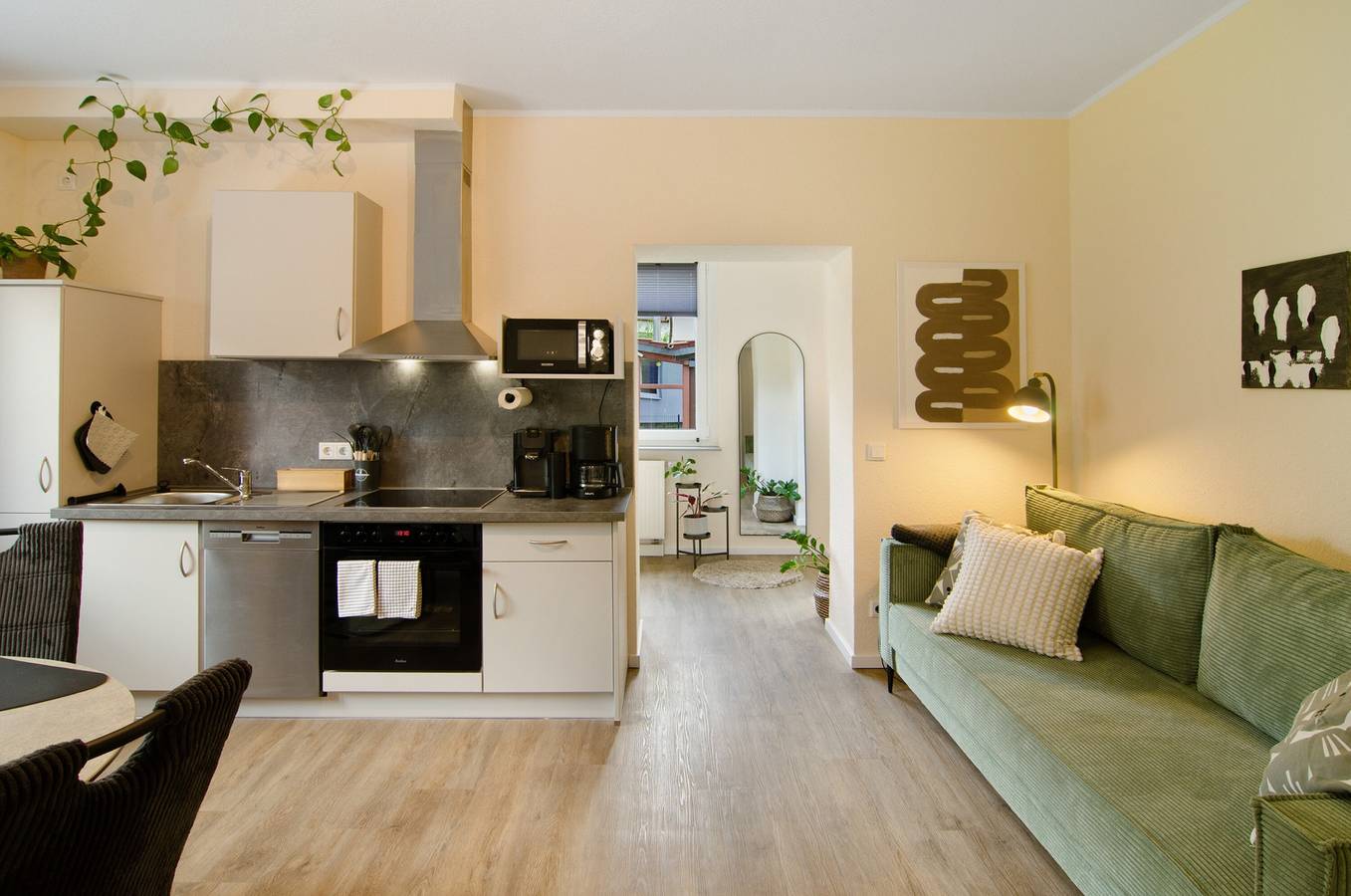 Entire apartment, Apartment '1' with Shared Terrace, Shared Garden and Wi-Fi in Bad Karlshafen, Hessisches Bergland