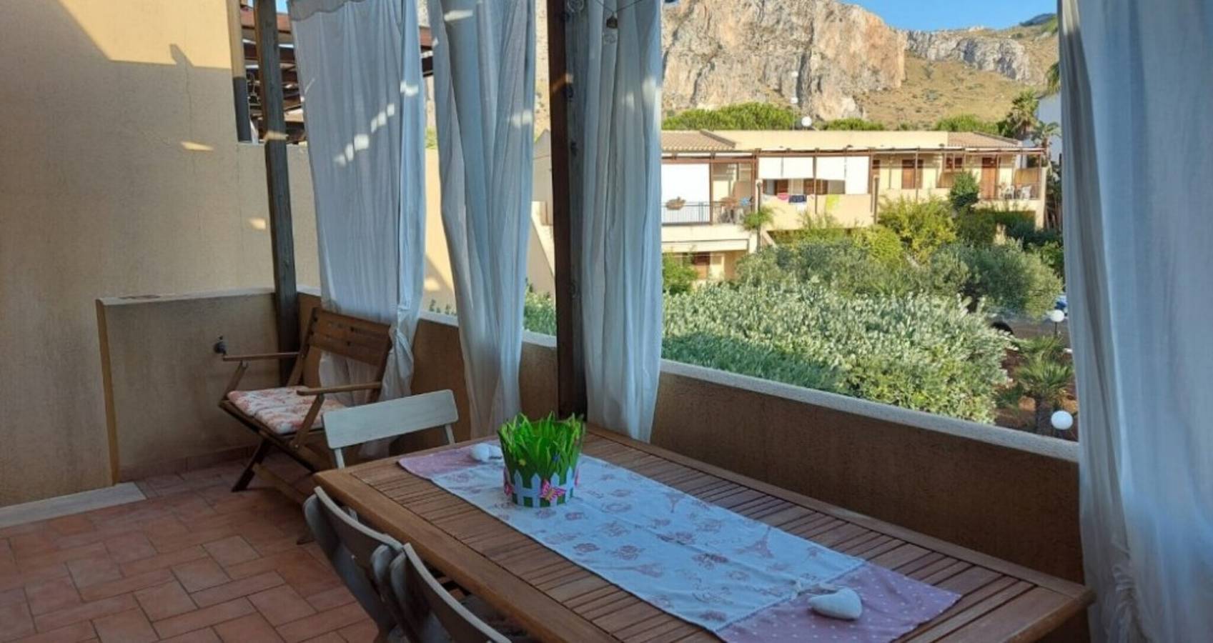 Casa Alhena: vistas a la montaña, terraza privada y aire acondicionado in San Vito Lo Capo, Provincia de Trapani