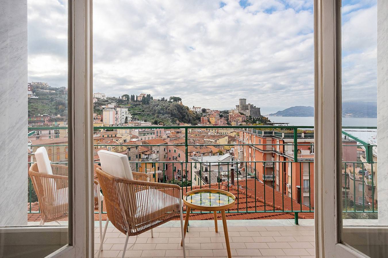 Appartamento intero, Appartamento 'Aless Views' con Vista Mare, Wi-Fi e Aria Condizionata in Lerici, Comune di Lerici