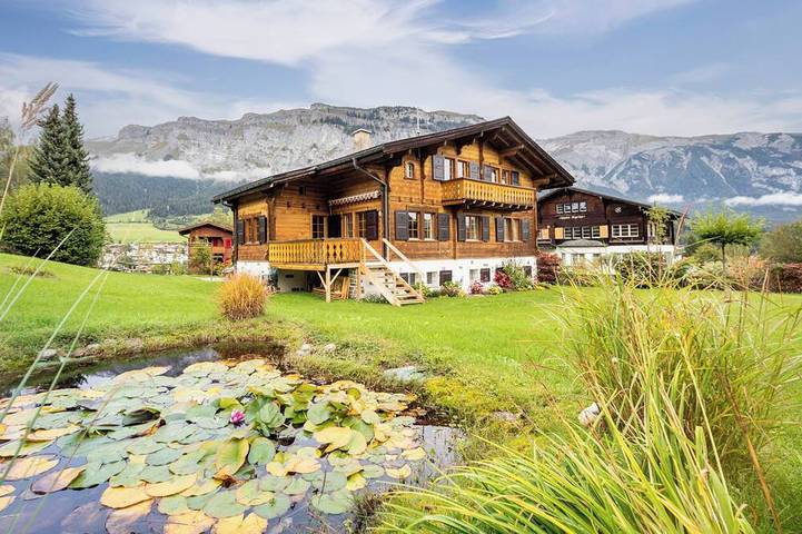Chalet für 11 Personen, mit Balkon in Flims