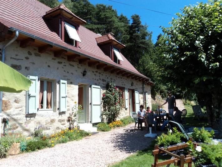 Location de vacances pour 6 personnes, avec Jardin à Vitrac (Cantal) - 2