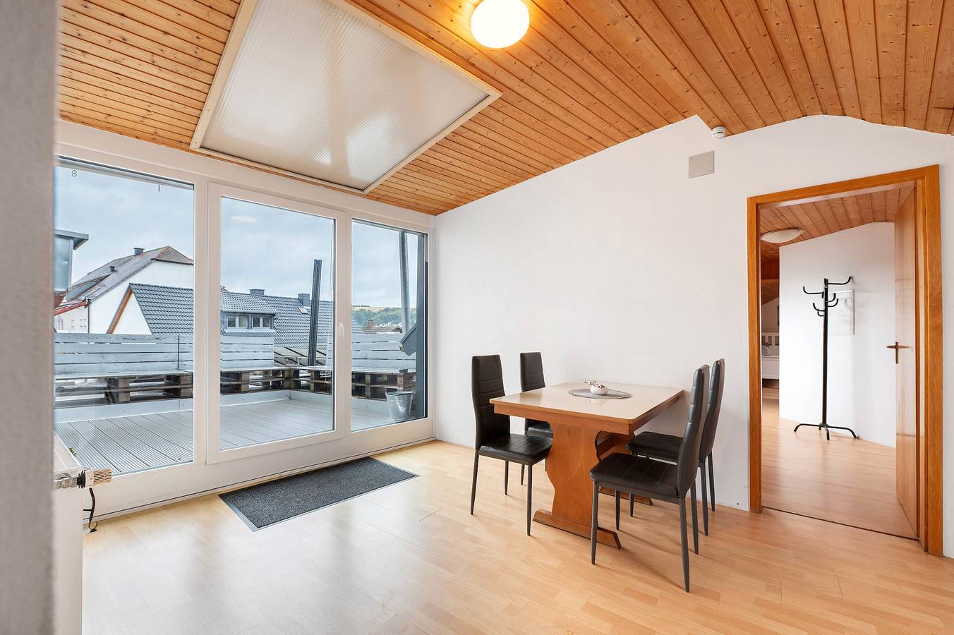 Entire apartment, Apartment '9' with Private Terrace, Shared Garden and Wi-Fi in Thaleischweiler-Fröschen, Palatinate