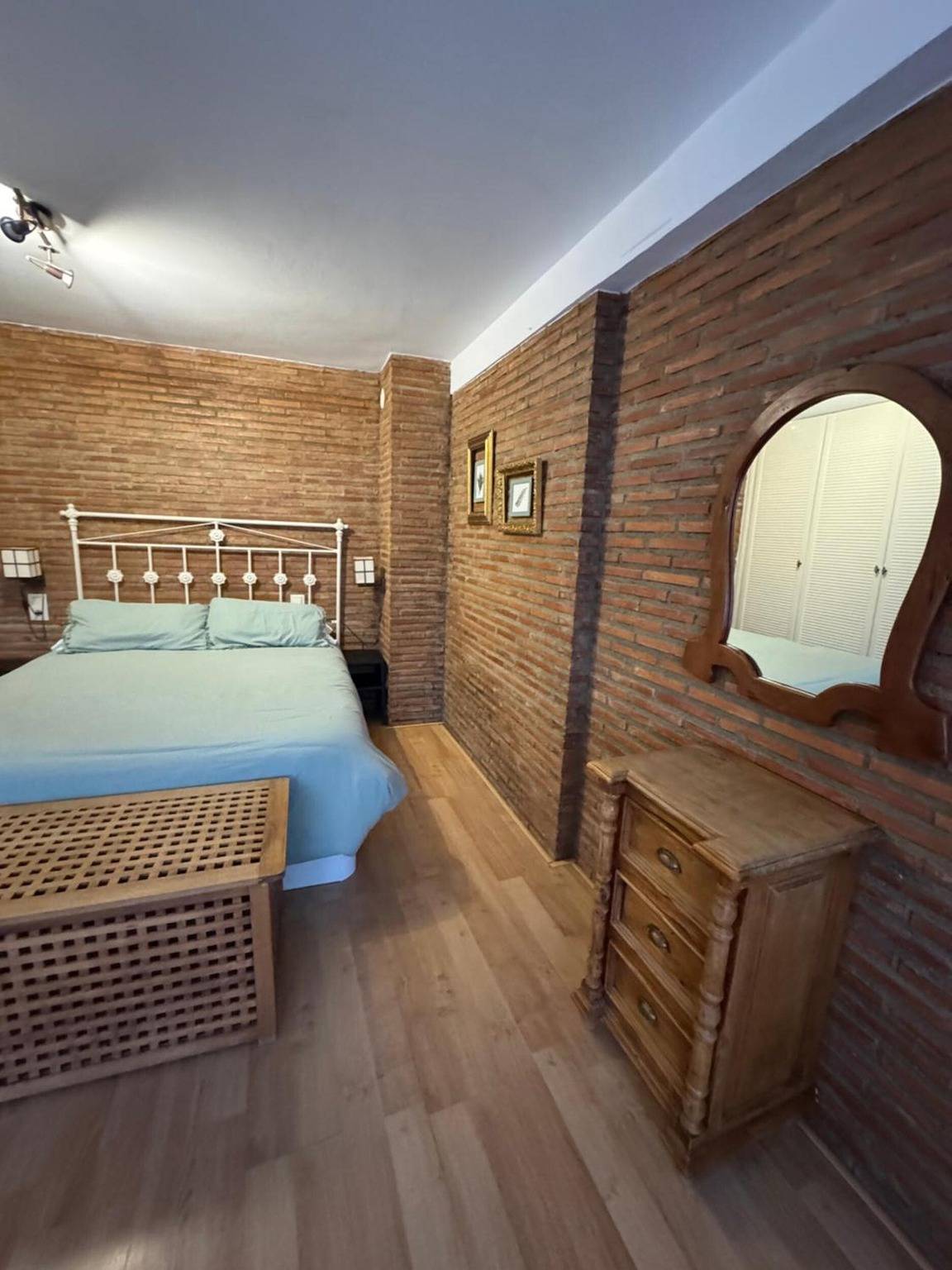 Appartement entier, Appartement « Alcalá Zona Centro Duplex » avec balcon, Wi-Fi et climatisation in Alcalá la Real, Sierras Subbéticas