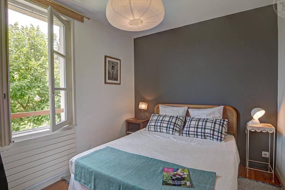 Maison cosy avec terrasse, jardin fleuri, et tout confort à Saint-Galmier in Saint-Galmier, Montbrison