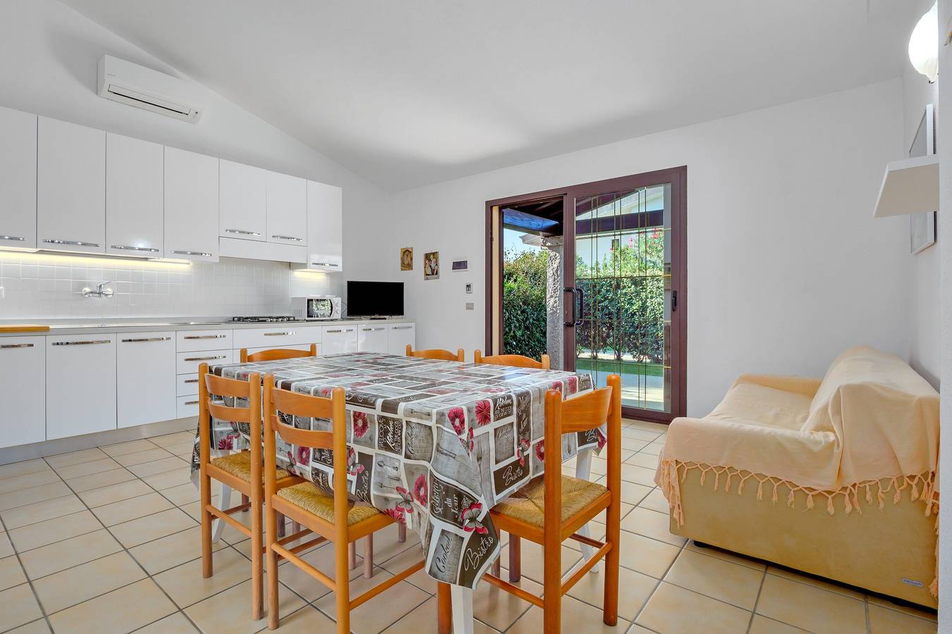 Villa "Rattali 1" con terrazza privata in San Teodoro, Olbia-Tempio