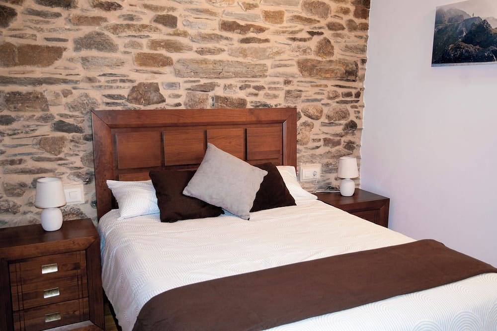 Beautiful renovated watermill minutes from the beach. Pets welcome! in Ortigueira, Costa de Galicia