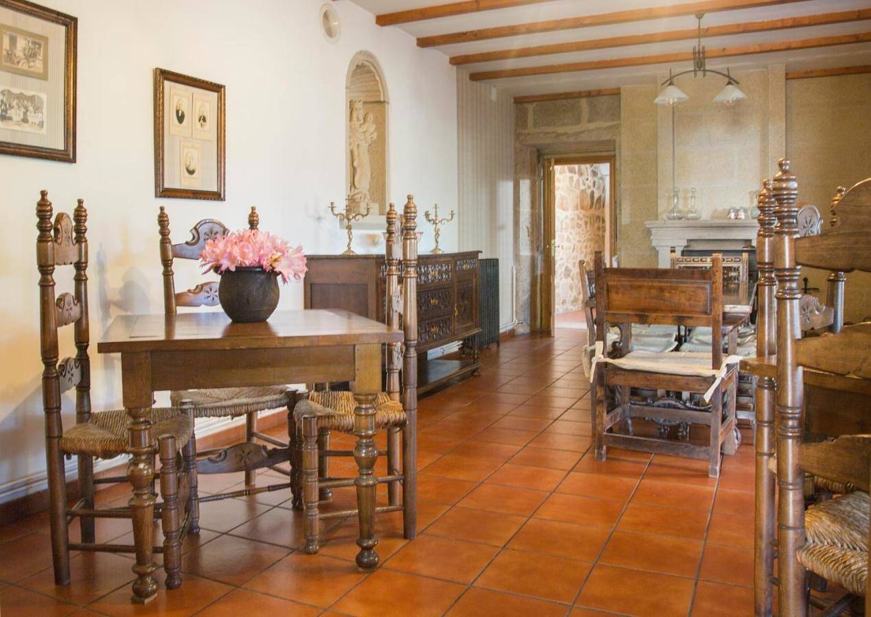 Eleven-Bedroom House in Ames, Provincia de La Coruña