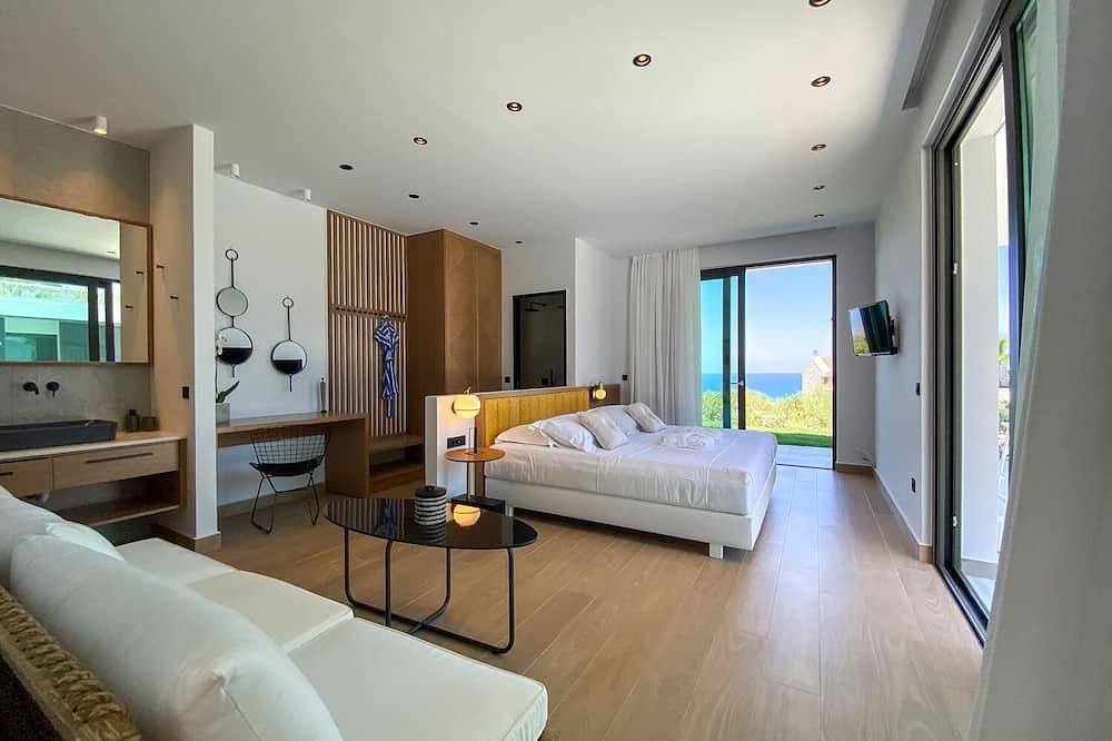 Villa Lydia ,two pools, indoor heated pool , sea view in Kissamos, Chania und Umgebung