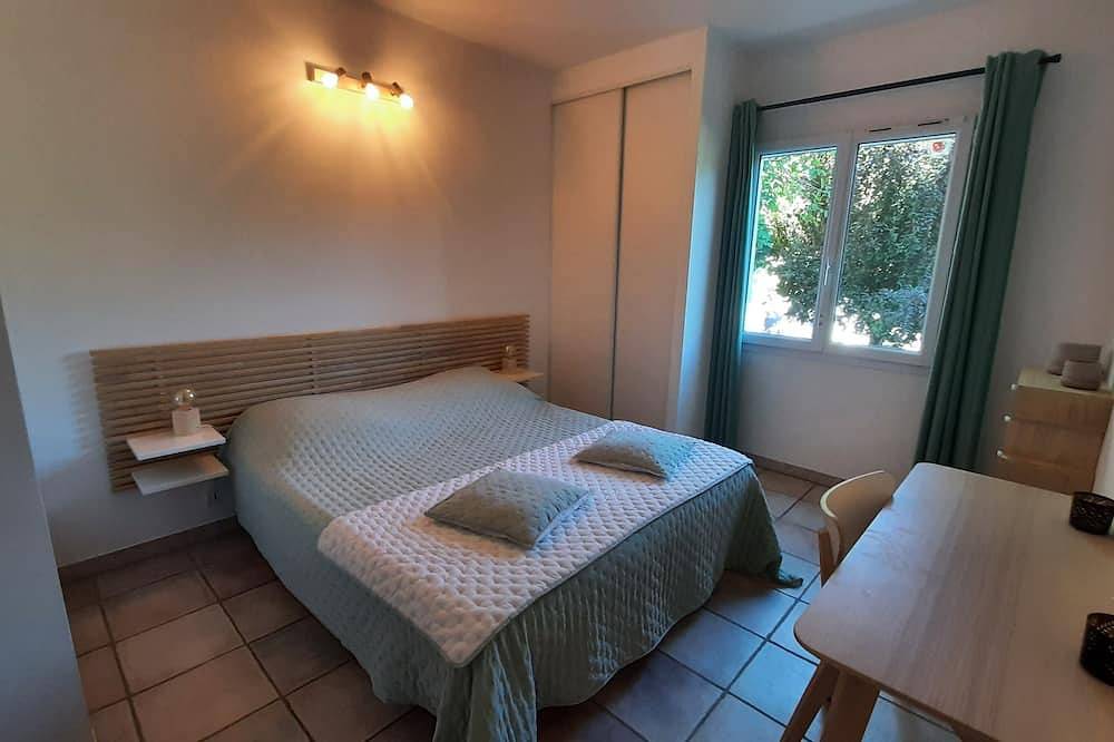 Elegant & Cozy Villa: 10 Guests | 6 Bedrooms | Pool | 2000m² Garden in Sabran, Nimes und Umgebung