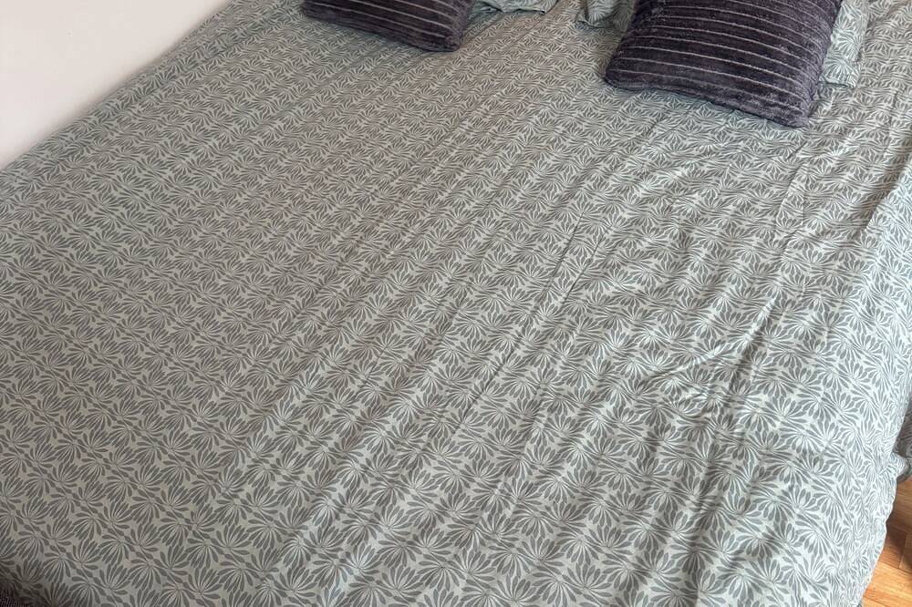 Appartement entier, 2 logements attenants- « Chacun son espace » +Parking privé in Damparis, Jura