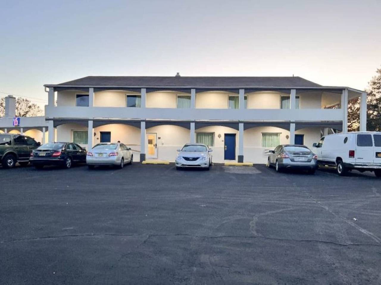Apartamento entero, 1 cama tamaño queen | Mob Acc Ri Shwr Nsmk Micfridg in Nueva Jersey