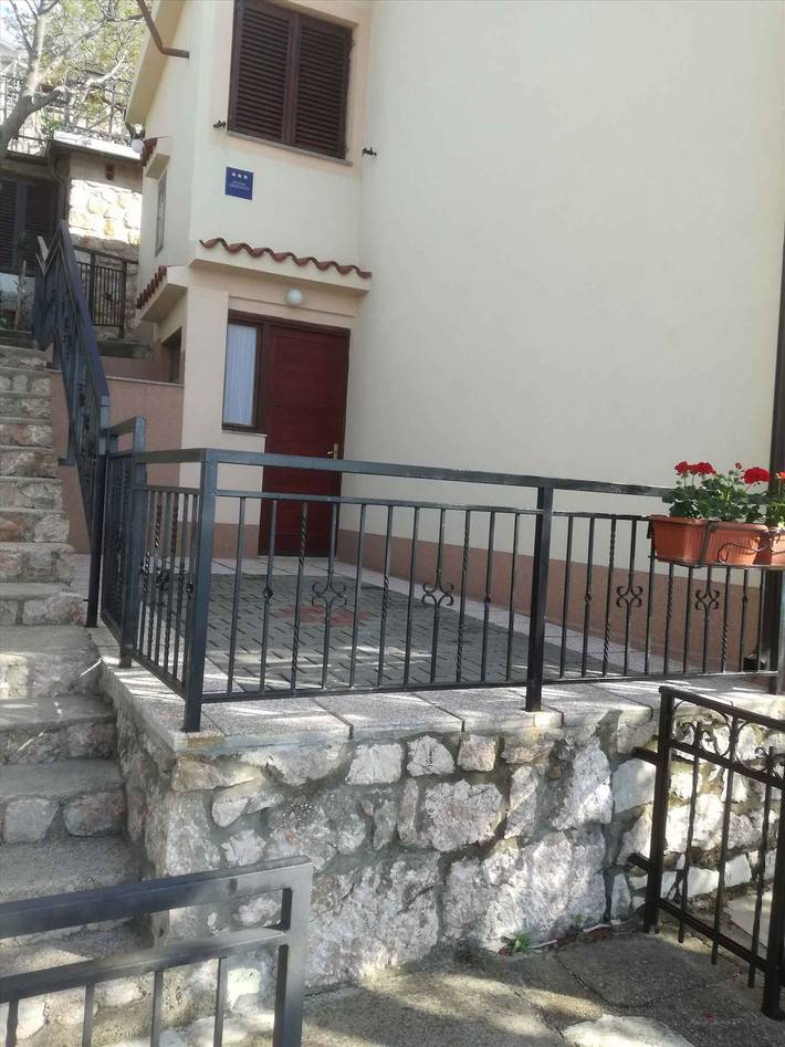 Ganze Ferienwohnung, Ferienwohnung in der Erste Reihe zum Meer  in Jablanac, Naturpark Velebit
