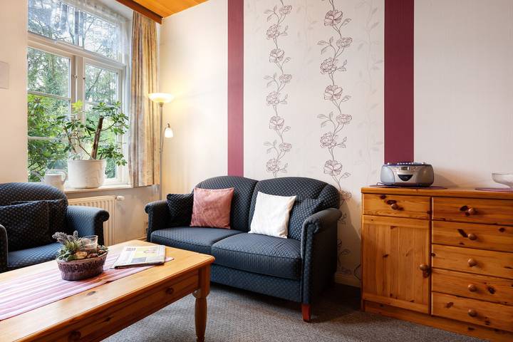 Ganzes Studio, 'Kleine Ferienwohnung' mit gemeinsamer Terrasse, gemeinsamem Garten und Wi-Fi in Leck, Grünes Binnenland