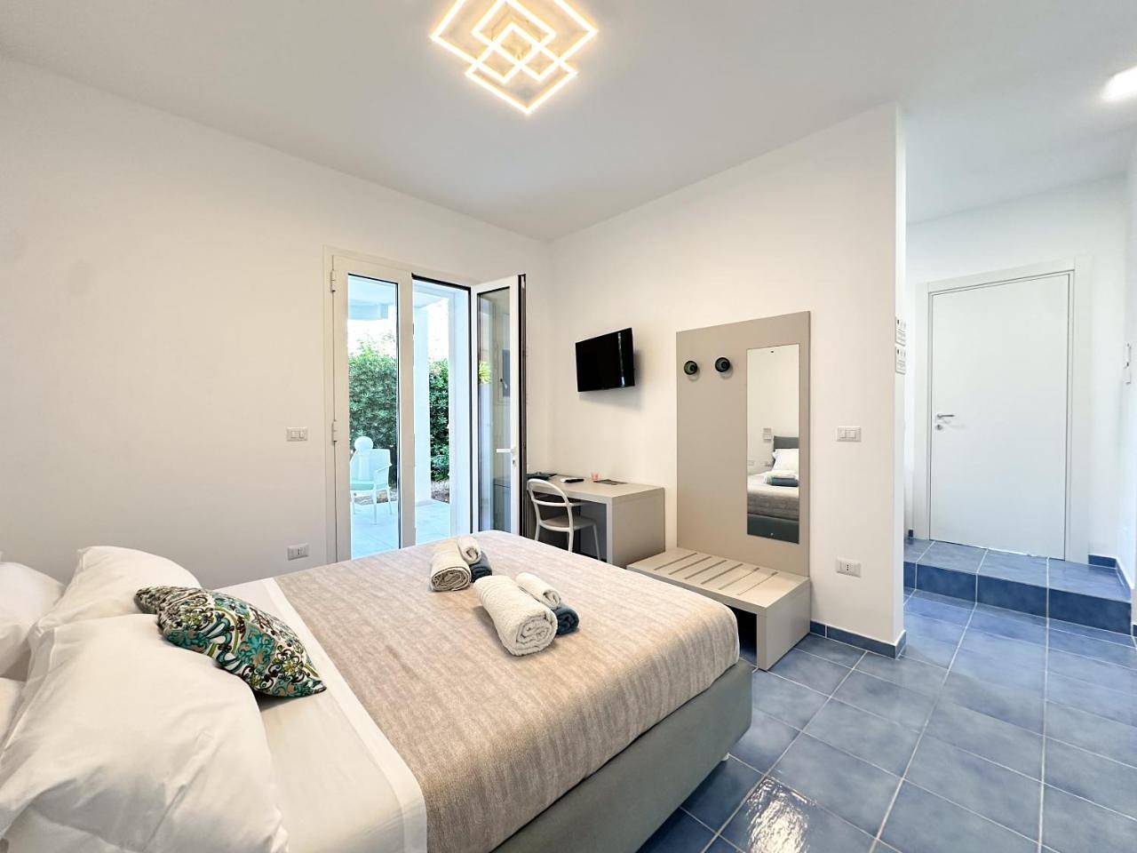Deluxe Triple Room in Pôr do Sol, Baia Verde