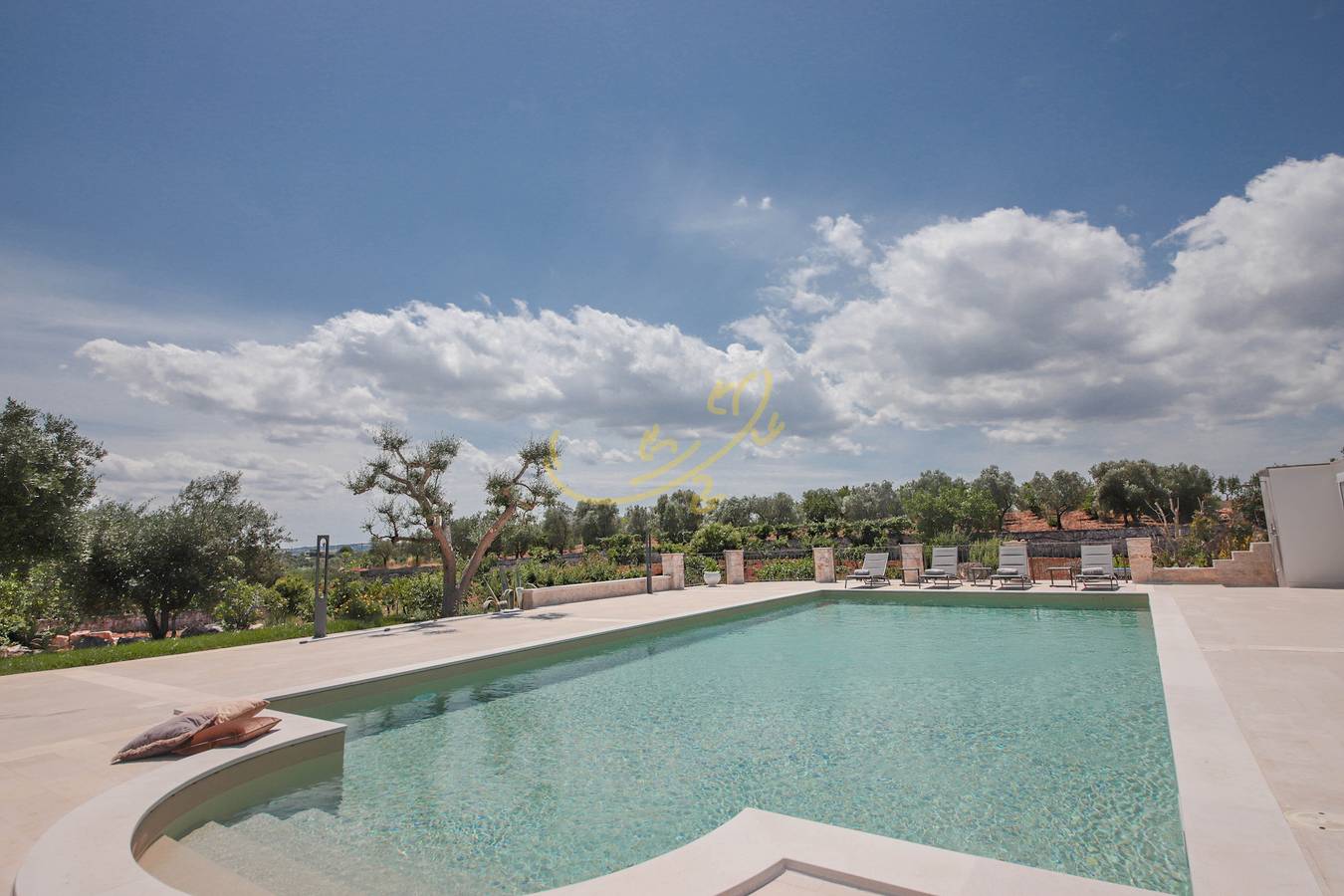 Td Trulli Benedetta w/ Pool in Peaceful Nature in Castellana Grotte, Provincia di Bari