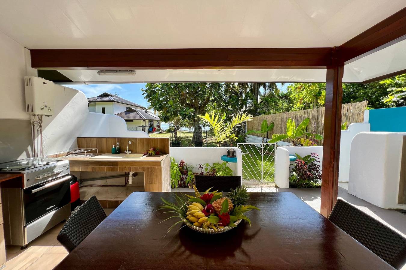 Entire studio, Fare Tokatea in Varari, Haapiti in Windward Islands