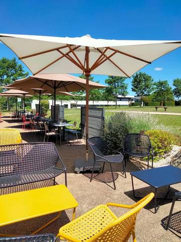 Hôtel pour 4 personnes, avec vue et jardin à Chasseneuil-du-Poitou
