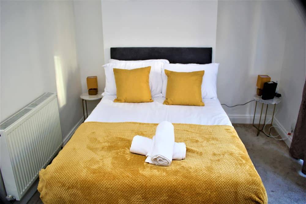 City Centre Spacious 5 Bedrooms House Aylesbury in Aylesbury, Buckinghamshire