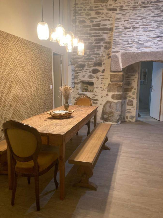 Gîte pour 8 personnes, avec vue et terrasse, animaux acceptés à Plounéventer - 3