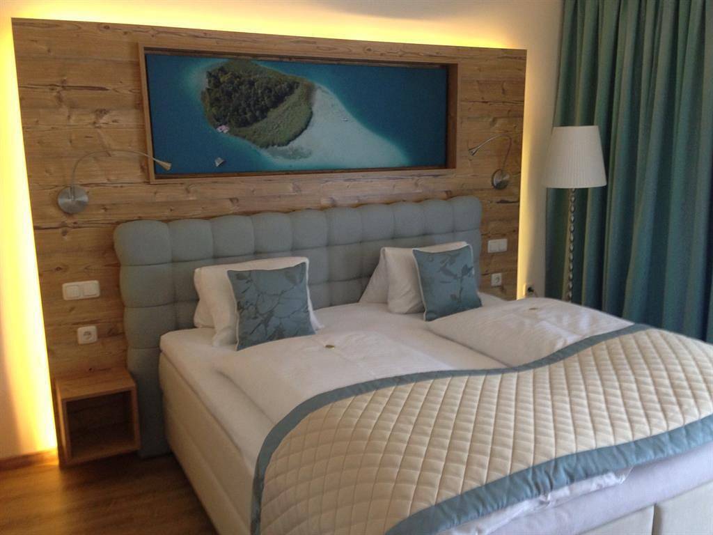 Doppelzimmer mit Dusche, Wc in Klagenfurt am Wörthersee, Klagenfurt-Villach