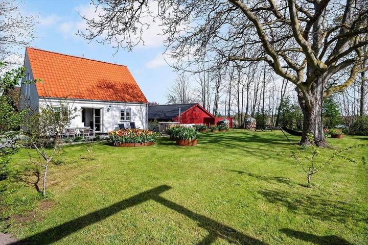 Ferieudlejning for 6 personer, med jacuzzi og terrasse i Præstø