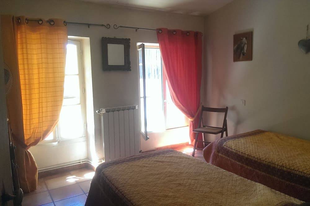 Ruhiges Poolhaus in Vers-Pont-du-Gard, Nimes und Umgebung