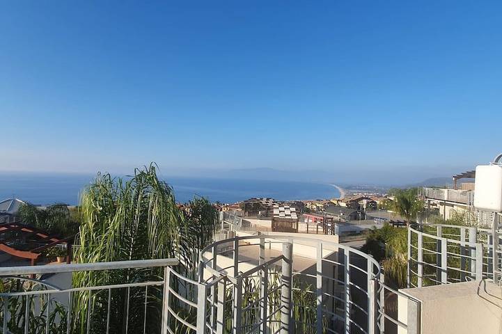 Appartamento intero, Sea View Apartment - Superbly Located in Pizzo, Calabria in Pizzo, Provincia di Vibo Valentia