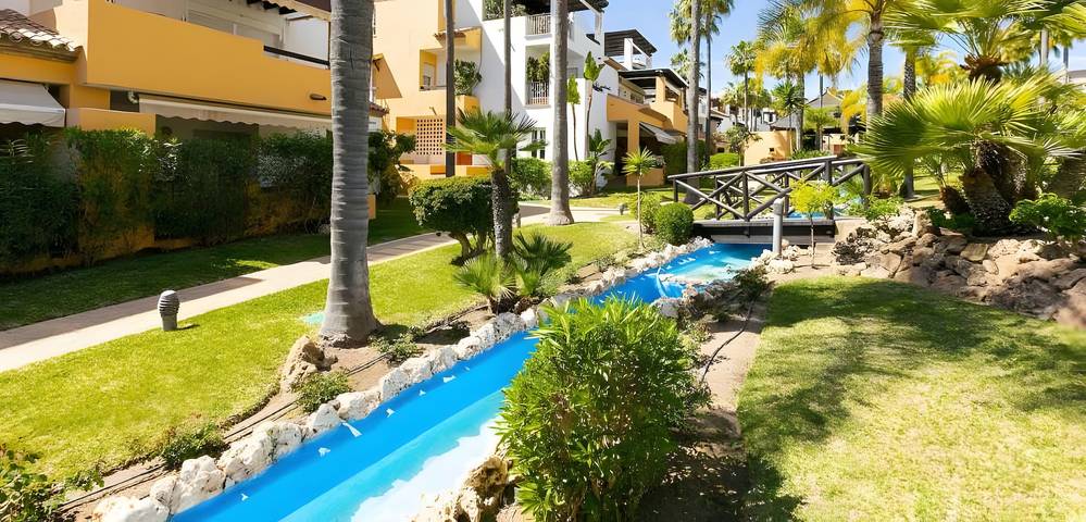 Ferienhaus 'La Casona' mit Meerblick, WLAN und Klimaanlage in Las Chapas, Marbella