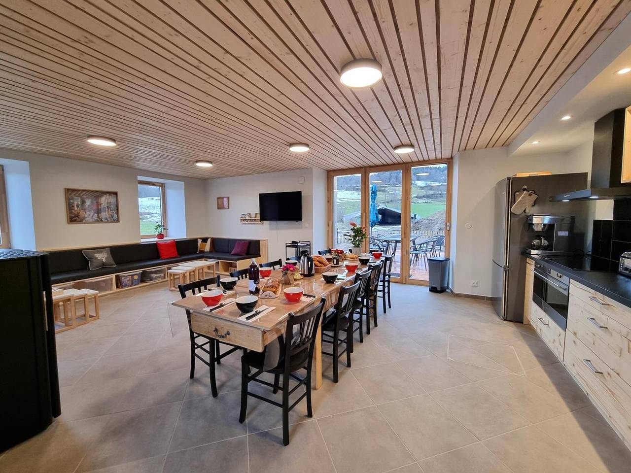 Alojamiento cómodo para 10/14 pers, mascotas admitidas in La Versanne, Parque Natural Regional de Pilat