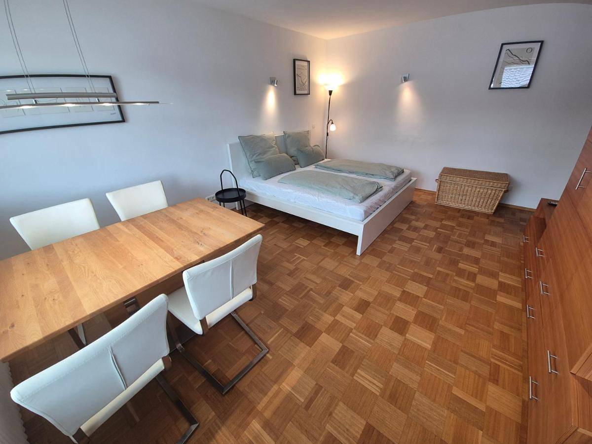 Ganze Wohnung, One-Bedroom Apartment in Gauting, Landkreis Starnberg