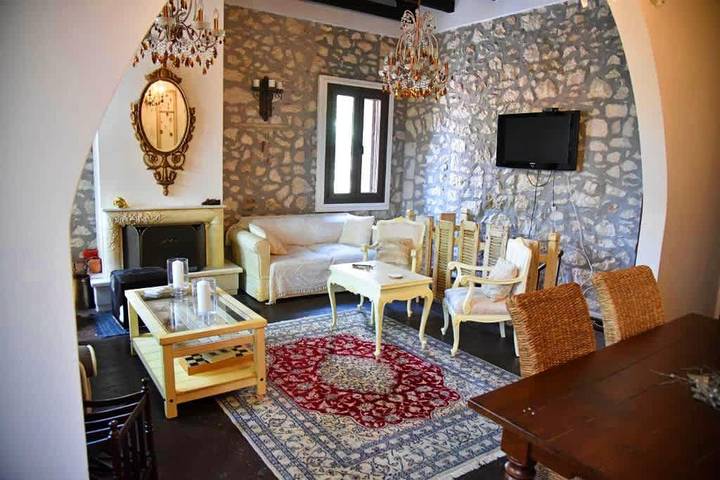 Gîte pour 6 personnes, avec Jardin et Piscine à Arta