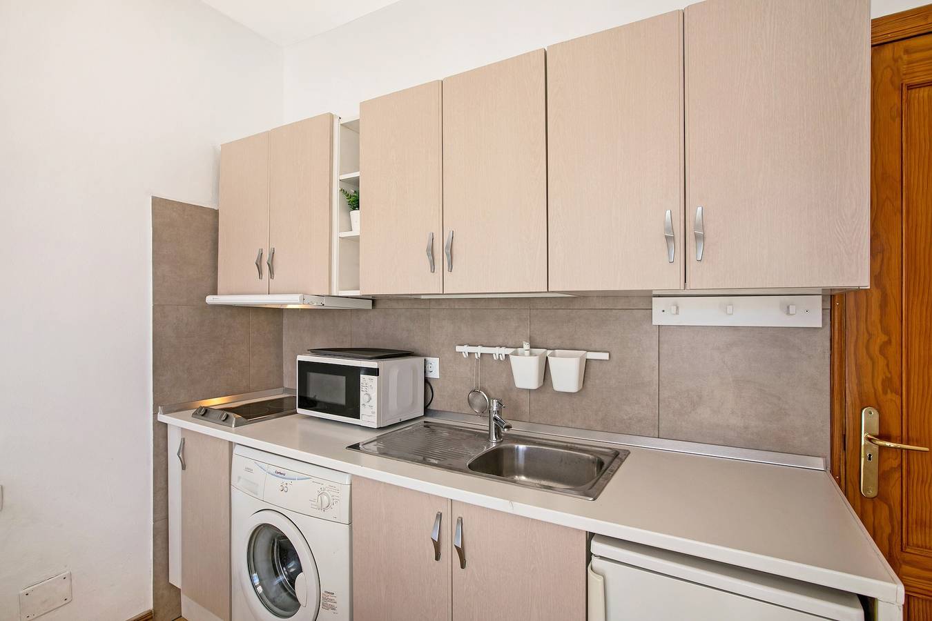 Gehele studio, Vakantiehuis "Estudio 3 Costa Adeje" met Zeezicht & Terras in Playa Puerto Colón, Adeje