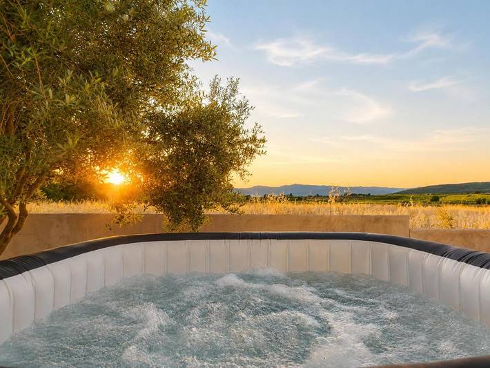 Location de vacances pour 6 personnes, avec jardin et vue à Vendémian