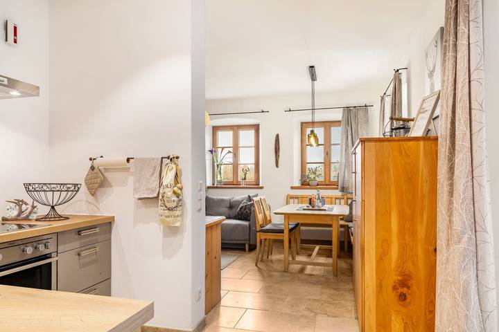 Ganze Wohnung, Ferienwohnung Dandlberg" mit Bergblick, privater Terrasse und Wi-Fi in Tittmoning, Rupertiwinkel